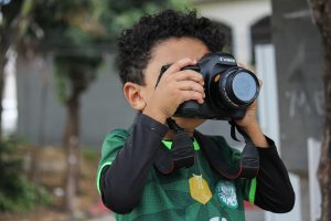 Exposição fotográfica Pequenos Olhares