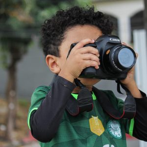 Exposição fotográfica Pequenos Olhares