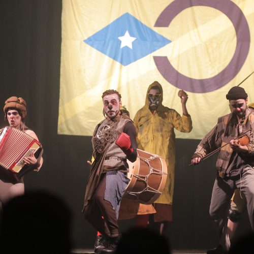 Foi enquanto eu esperava a encomenda de um livro de Maiakóvski que tive uma epifania sobre a revolução - foto paullo amarall / FCCR